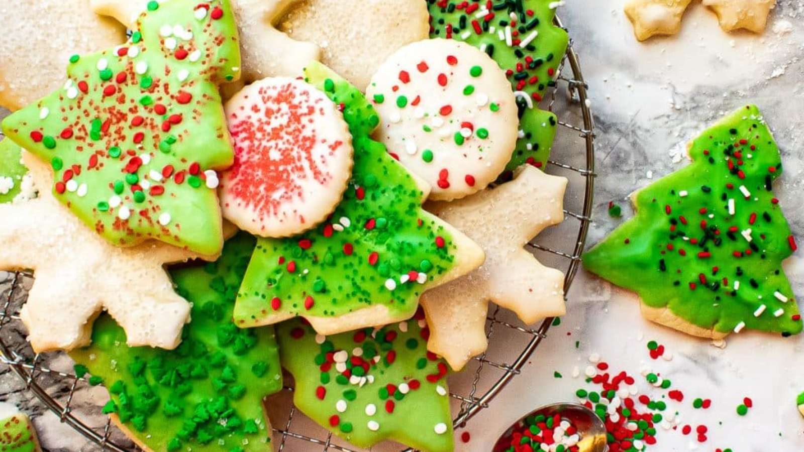No Spread Sugar Cookies recipe by Chenée Today.