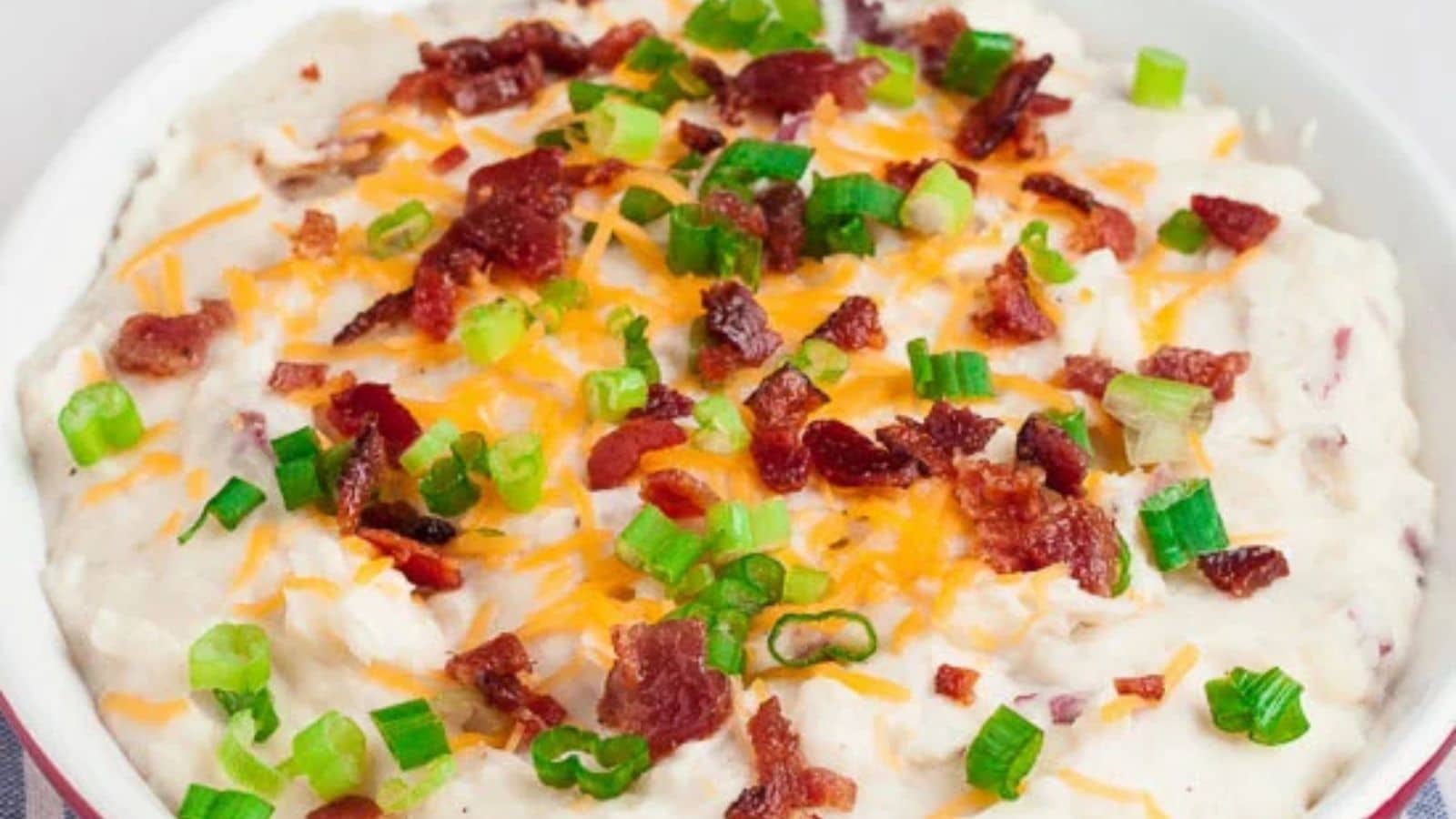 Slow Cooker Garlic Mashed Potatoes recipe by Chew Out Loud.