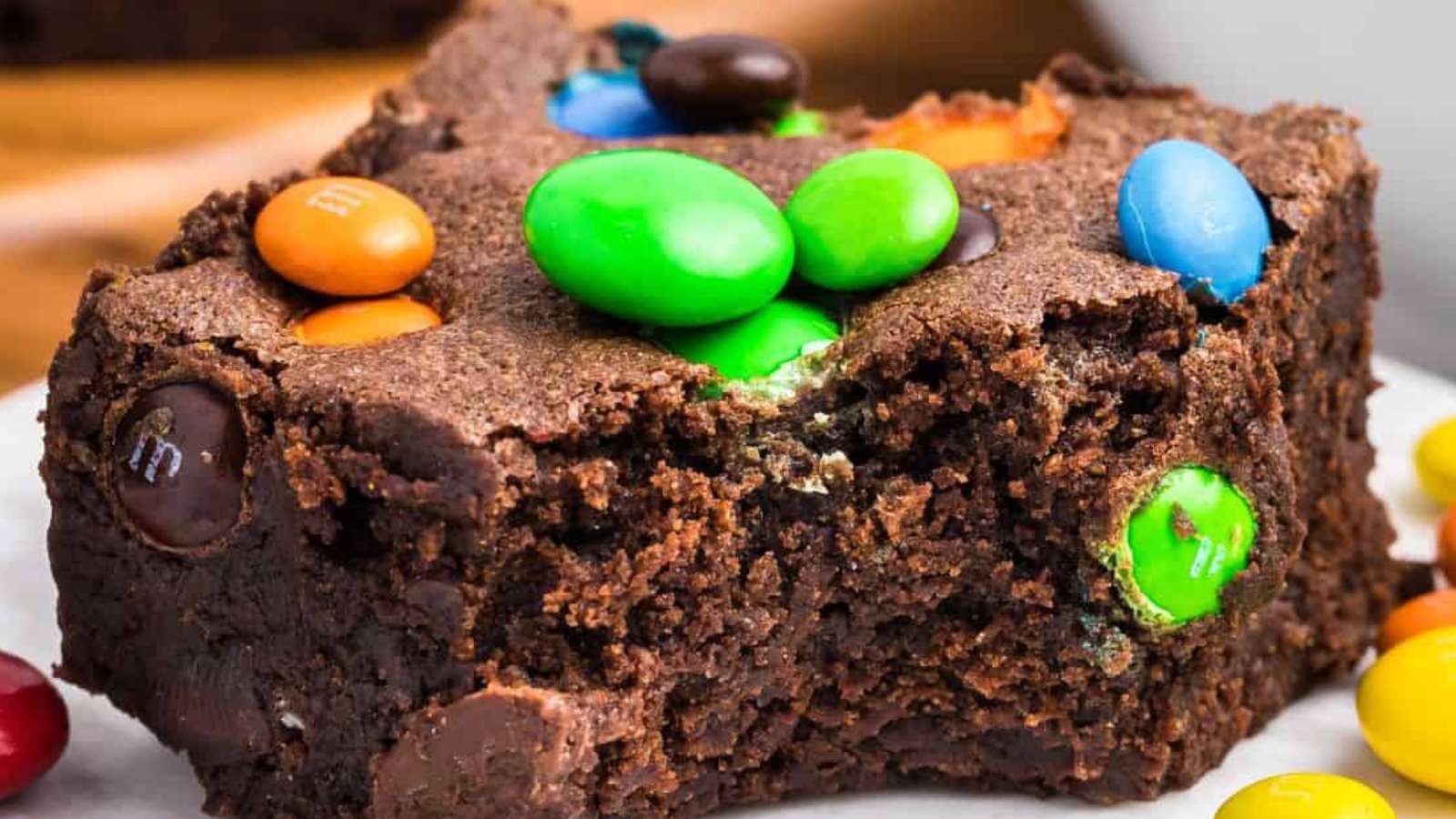 Fudgy M&M Brownies recipe by DIY and Fun.