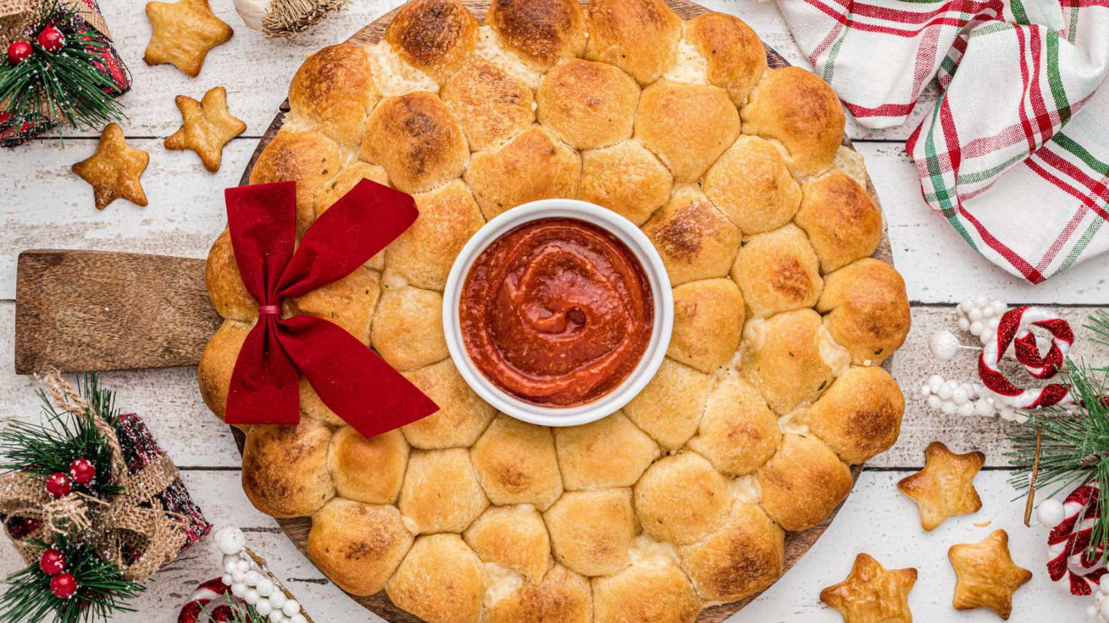 Pull Apart Bread Wreath recipe by The Cagle Diaries.