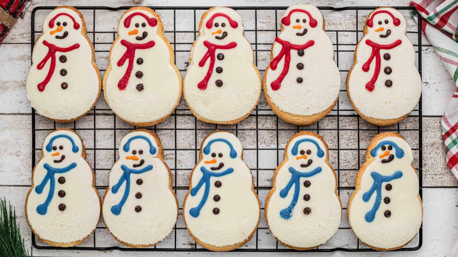 Starbucks Snowman Cookie recipe by The Cagle Diaries.
