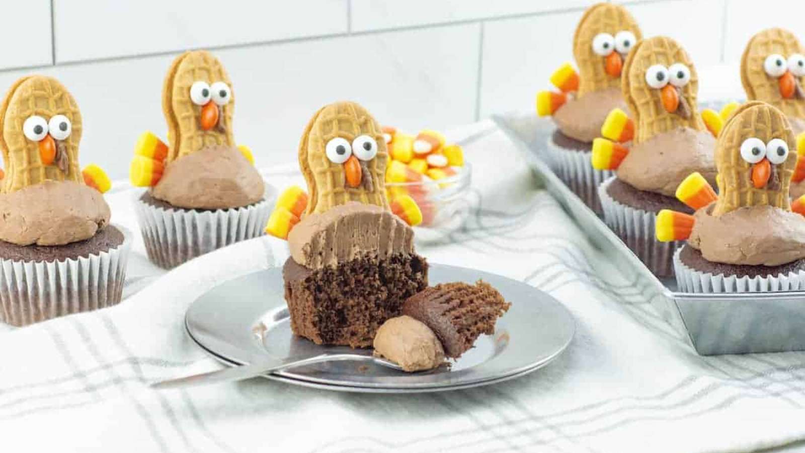Easy & Fun Turkey Cupcakes recipe by Thriving In Parenting.