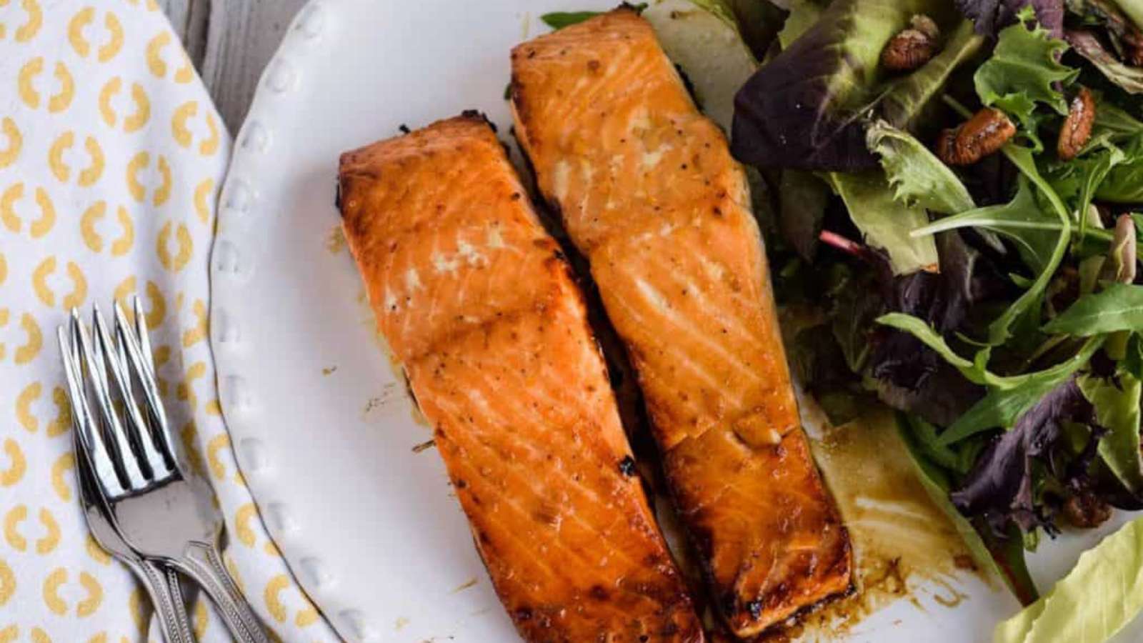 Easy Honey Garlic Salmon recipe by Seasonal Cravings.