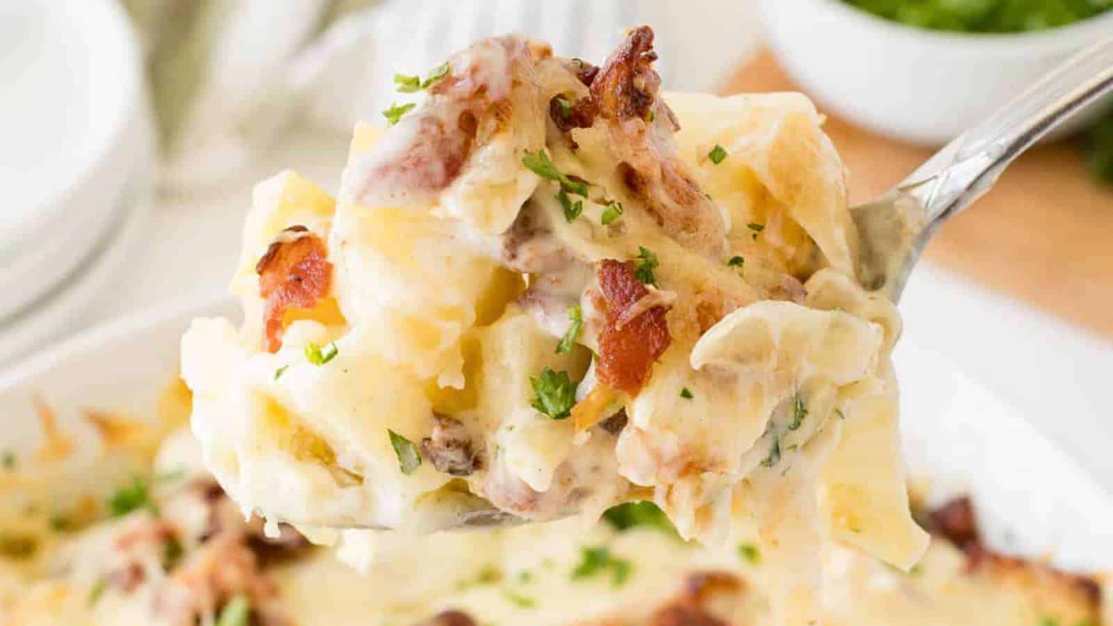 Super Cheesy Bacon Ranch Potatoes recipe by Simply Stacie.