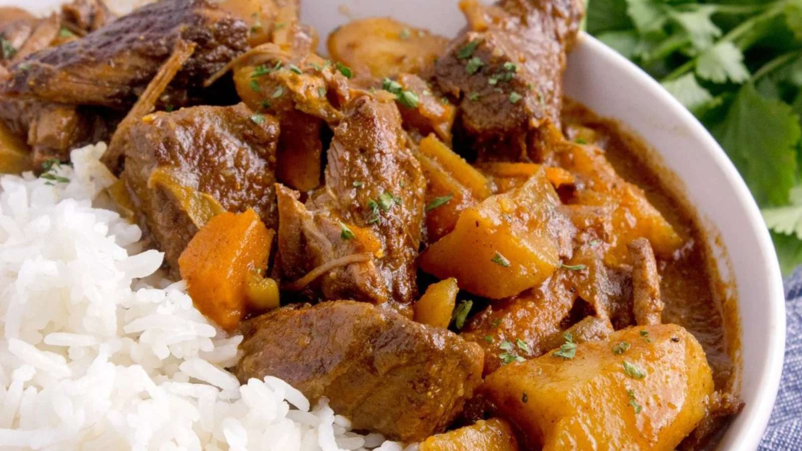 Slow Cooker Beef Curry recipe by Kitchen Divas.